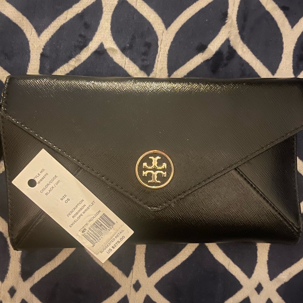 Tory Burch Robinson Envelope Wristlet in Black Saffiano Leather